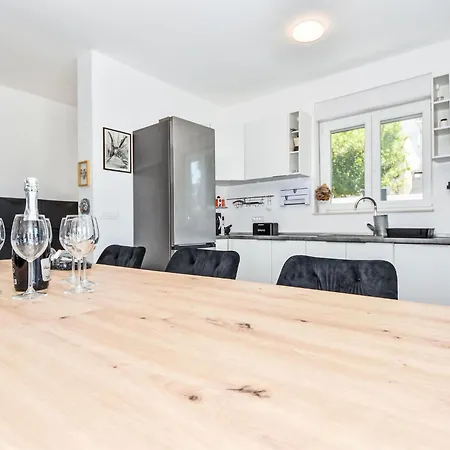 Jurica By Interhome