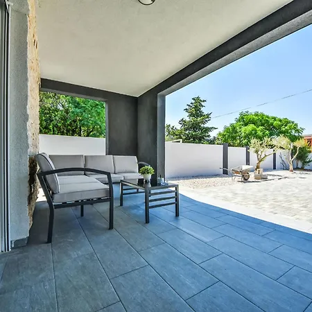 Jurica By Interhome * Vrsi