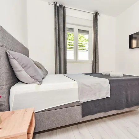 Jurica By Interhome