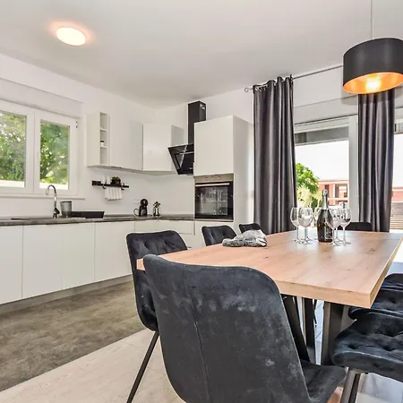 Semesterbostad Jurica By Interhome *