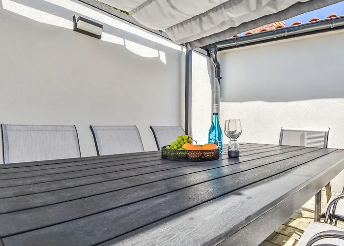 Jurica By Interhome Dom wakacyjny Vrsi