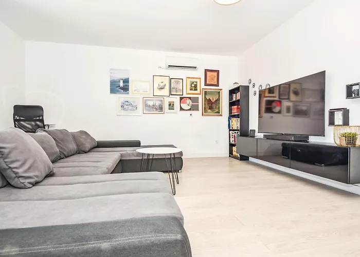 Jurica By Interhome Semesterbostad Vrsi